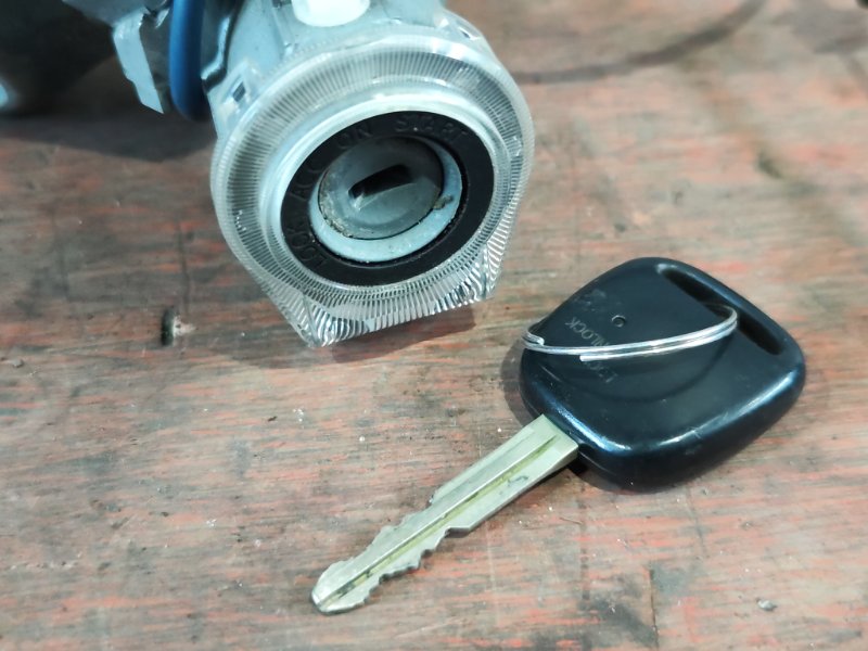 Замок зажигания TOYOTA COROLLA FIELDER NZE164G 1NZ-FE 2012-2015 600072