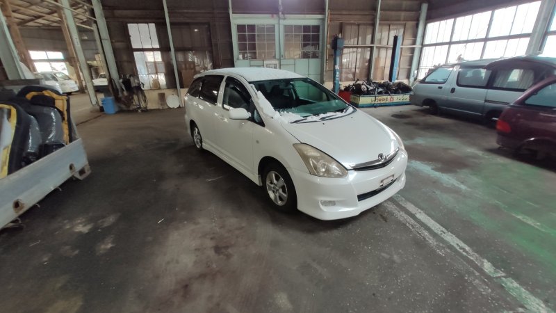 Автомобиль TOYOTA WISH ZNE10G 1ZZ-FE 2005-2009 в разбор 2829