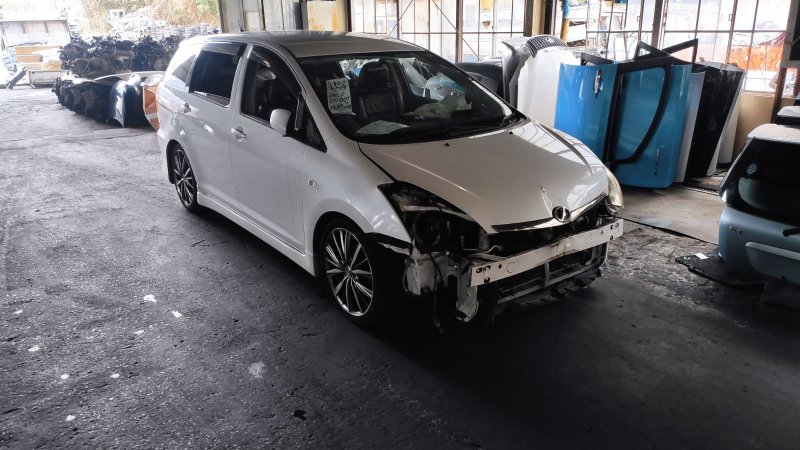 Автомобиль TOYOTA WISH ZNE10G 1ZZ-FE 2005-2009 в разбор 2962