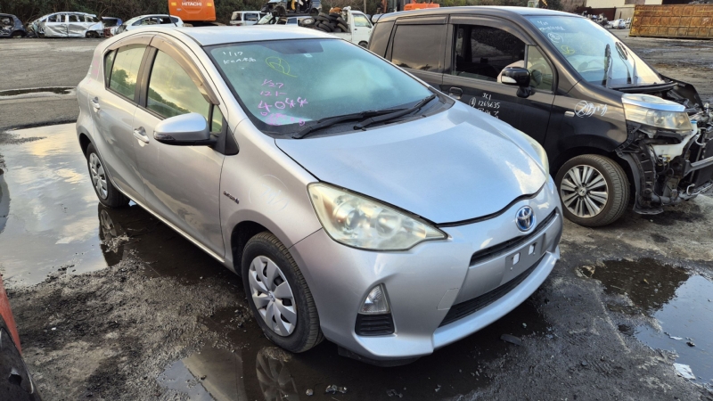 Автомобиль TOYOTA AQUA NHP10 1NZ-FXE 2011-2014 в разбор 5524