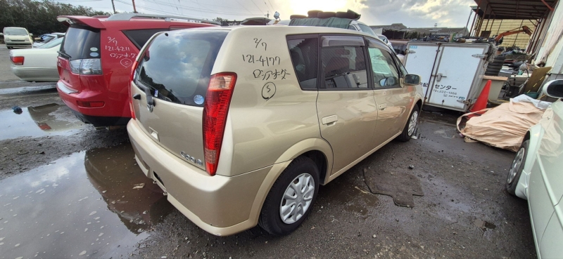 Автомобиль TOYOTA OPA ZCT10 1ZZ-FE 2002-2005 в разбор 5557