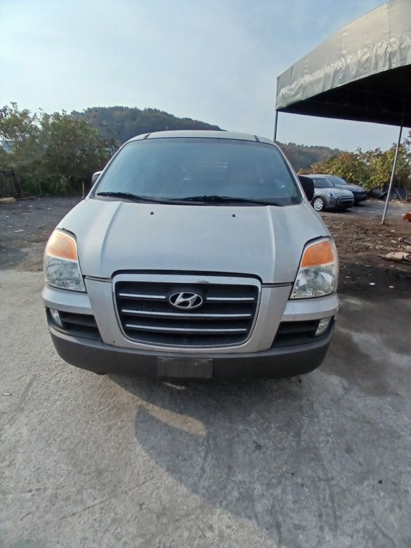 Автомобиль HYUNDAI STAREX A1 D4CB 2004-2007 в разбор 6080 Автомобиль HYUNDAI STAREX A1 D4CB 2004-2007 в разбор 6080