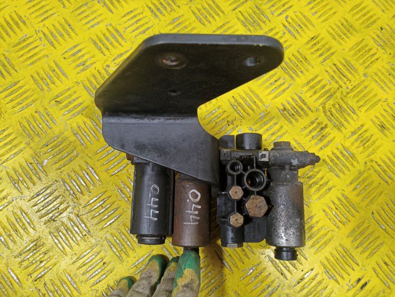 Распределитель MAN TGS 2010 (б/у) Распределитель MAN TGS 2010 (б/у)