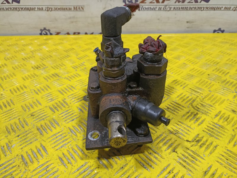 Гидравлический распределитель MAN TGS 2010 (б/у) Гидравлический распределитель MAN TGS 2010 (б/у)