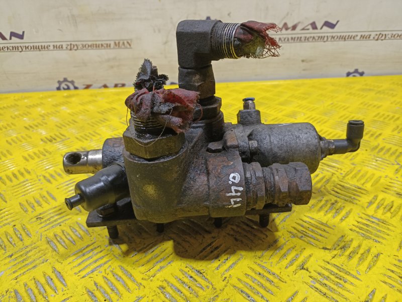 Гидравлический распределитель MAN TGS 2010 (б/у) Гидравлический распределитель MAN TGS 2010 (б/у)