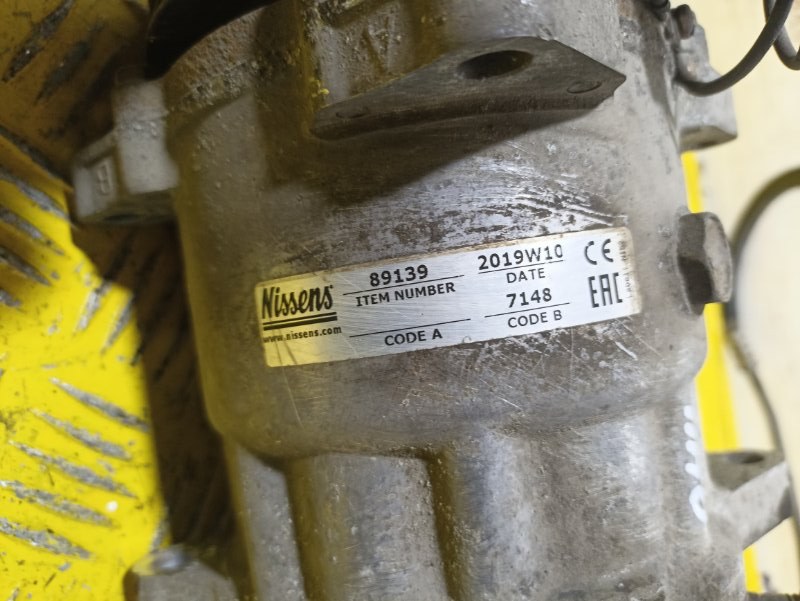 Компрессор кондиционера MAN TGS 2010 (б/у) Компрессор кондиционера MAN TGS 2010 (б/у)