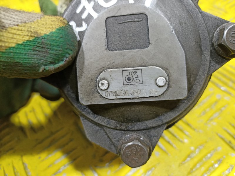 Насос гидроусилителя MAN TGS 2010 (б/у) Насос гидроусилителя MAN TGS 2010 (б/у)