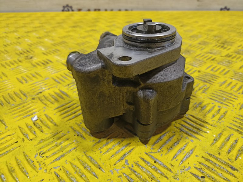 Насос гидроусилителя MAN TGS 2010 (б/у) Насос гидроусилителя MAN TGS 2010 (б/у)