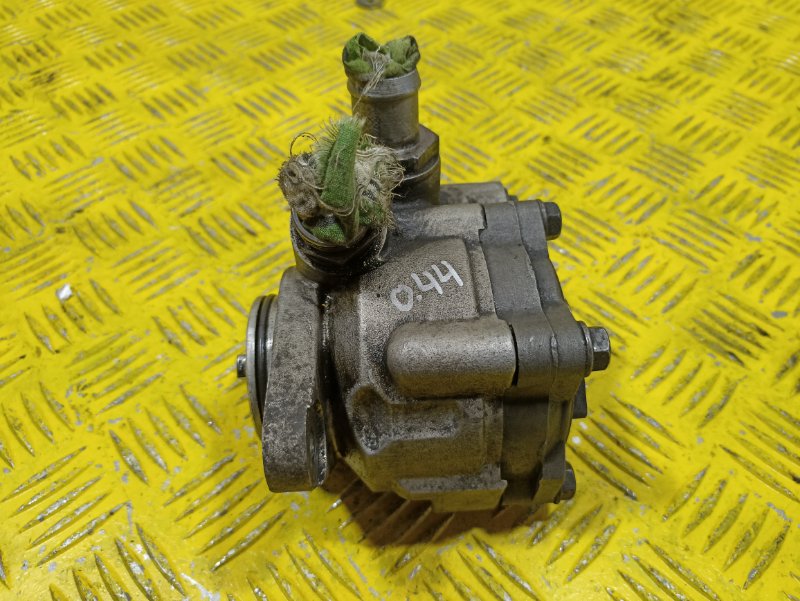 Насос гидроусилителя MAN TGS 2010 (б/у) Насос гидроусилителя MAN TGS 2010 (б/у)