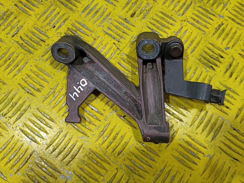 Кронштейн генератора MAN TGS 2010 (б/у) Кронштейн генератора MAN TGS 2010 (б/у)