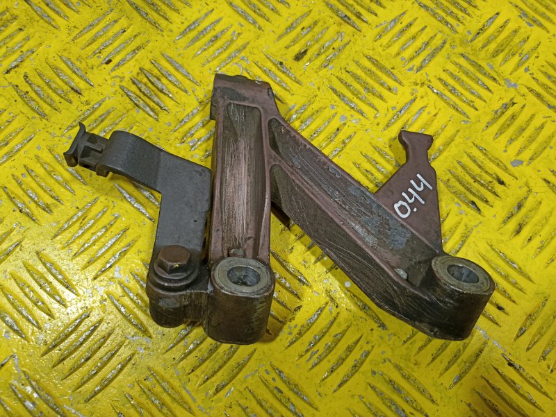 Кронштейн генератора MAN TGS 2010 (б/у) Кронштейн генератора MAN TGS 2010 (б/у)