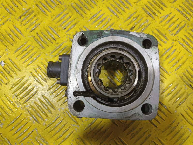 Коробка отбора мощности MAN TGS 2010 (б/у) Коробка отбора мощности MAN TGS 2010 (б/у)