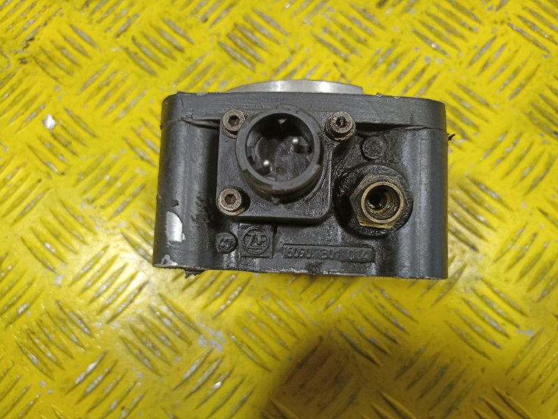 Коробка отбора мощности MAN TGS 2010 (б/у) Коробка отбора мощности MAN TGS 2010 (б/у)