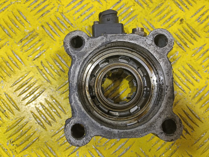 Коробка отбора мощности MAN TGS 2010 (б/у) Коробка отбора мощности MAN TGS 2010 (б/у)