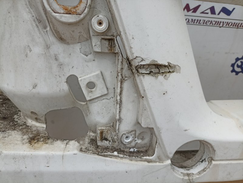 Бампер MAN TGS 2010 (б/у) Бампер MAN TGS 2010 (б/у)