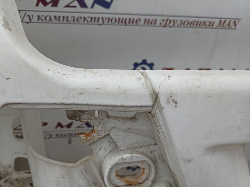 Бампер MAN TGS 2010 (б/у) Бампер MAN TGS 2010 (б/у)