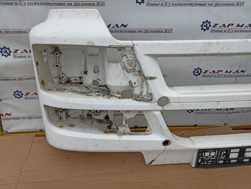 Бампер MAN TGS 2010 (б/у) Бампер MAN TGS 2010 (б/у)