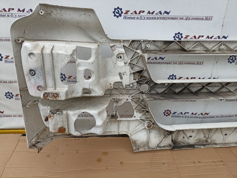Бампер MAN TGS 2010 (б/у) Бампер MAN TGS 2010 (б/у)