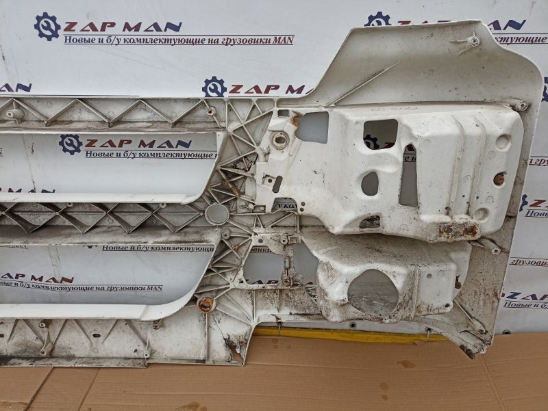 Бампер MAN TGS 2010 (б/у) Бампер MAN TGS 2010 (б/у)