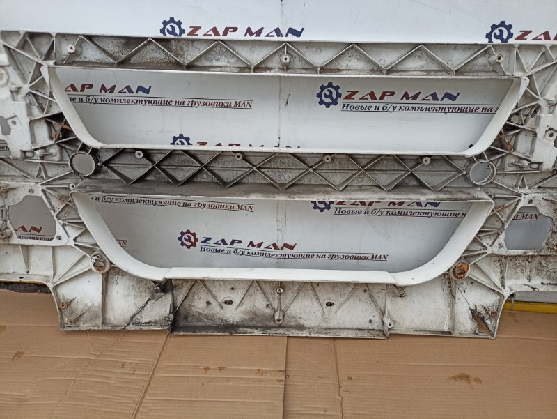 Бампер MAN TGS 2010 (б/у) Бампер MAN TGS 2010 (б/у)