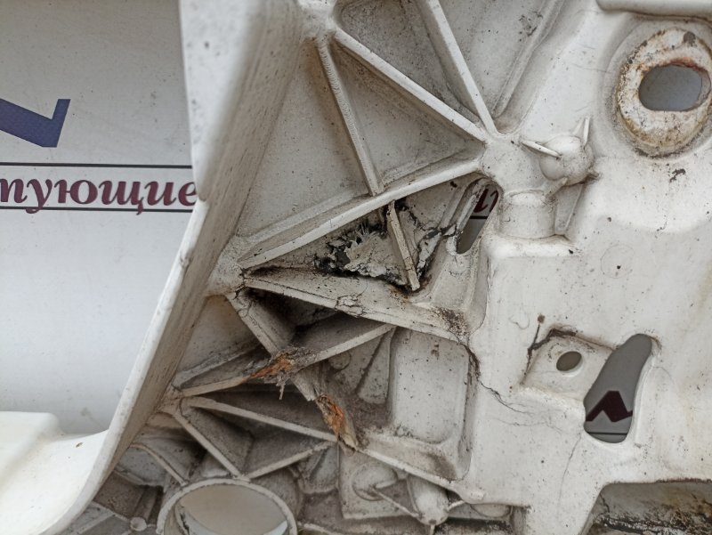 Бампер MAN TGS 2010 (б/у) Бампер MAN TGS 2010 (б/у)