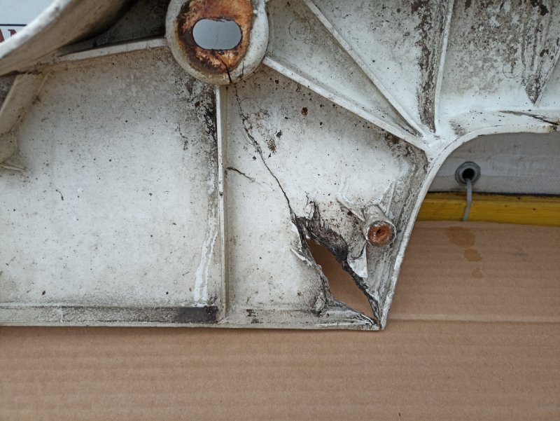 Бампер MAN TGS 2010 (б/у) Бампер MAN TGS 2010 (б/у)