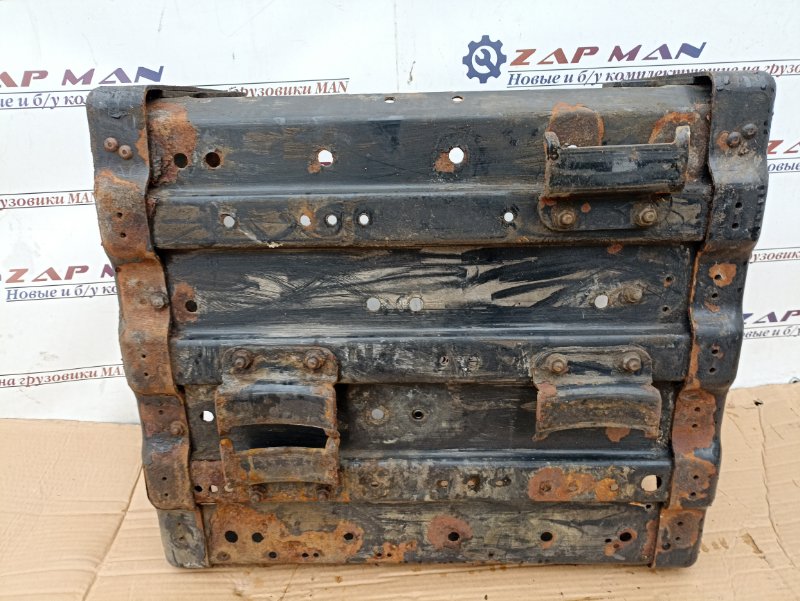 Ящик аккумуляторный MAN TGS 2010 (б/у) Ящик аккумуляторный MAN TGS 2010 (б/у)