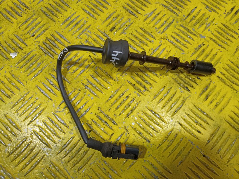 Датчик уровня пола MAN TGS 2010 (б/у) Датчик уровня пола MAN TGS 2010 (б/у)