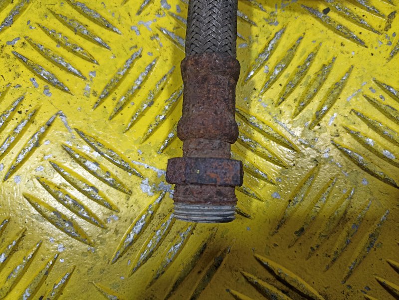 Шланг компрессора MAN TGS 2010 (б/у) Шланг компрессора MAN TGS 2010 (б/у)