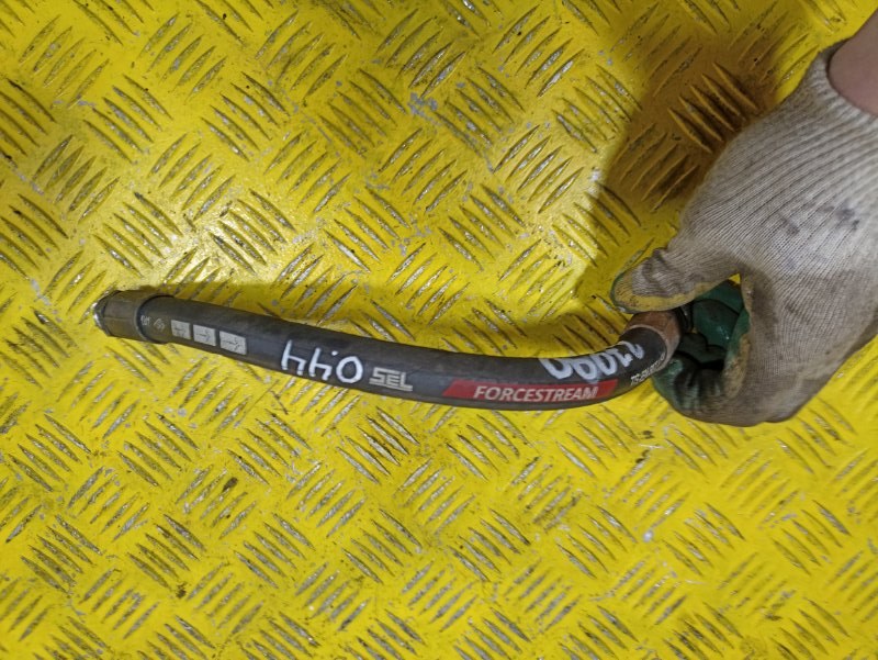 Шланг гидроусилителя MAN TGS 2010 (б/у) Шланг гидроусилителя MAN TGS 2010 (б/у)