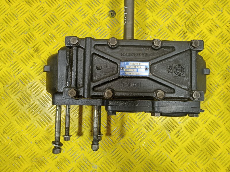 Коробка отбора мощности MAN TGS 2010 (б/у) Коробка отбора мощности MAN TGS 2010 (б/у)