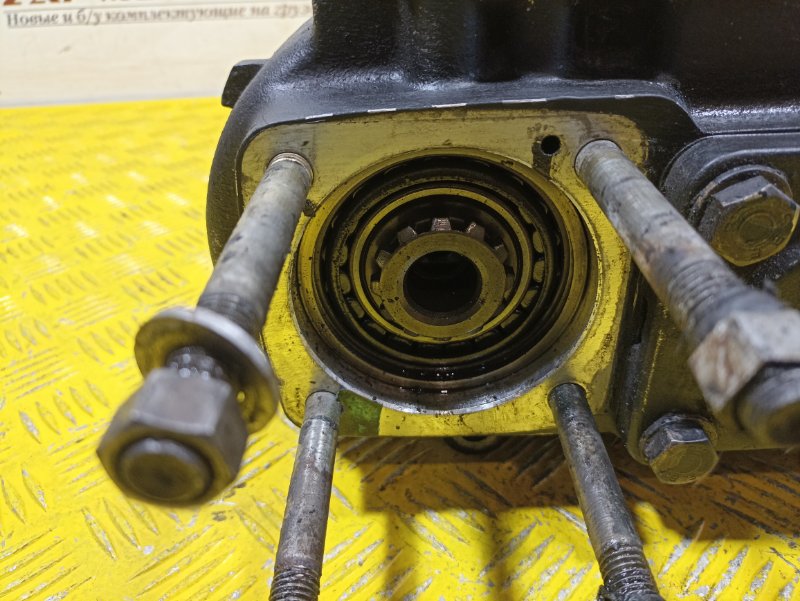 Коробка отбора мощности MAN TGS 2010 (б/у) Коробка отбора мощности MAN TGS 2010 (б/у)