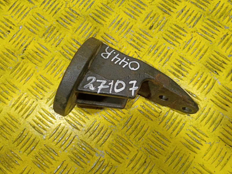 Отбойник рессоры MAN TGS 2010 правый (б/у) Отбойник рессоры MAN TGS 2010 правый (б/у)