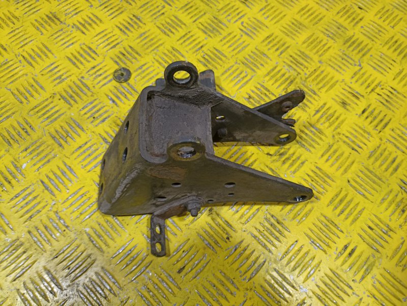 Кронштейн торсиона кабины MAN TGS 2010 (б/у) Кронштейн торсиона кабины MAN TGS 2010 (б/у)