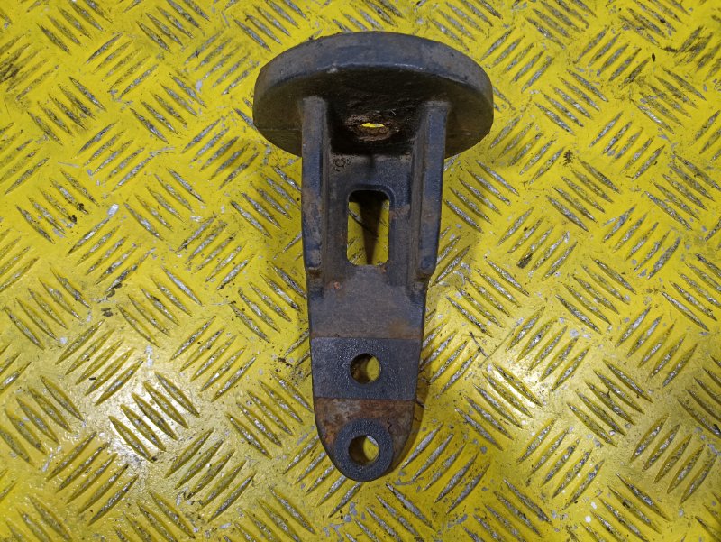 Отбойник рессоры MAN TGS 2010 (б/у) Отбойник рессоры MAN TGS 2010 (б/у)