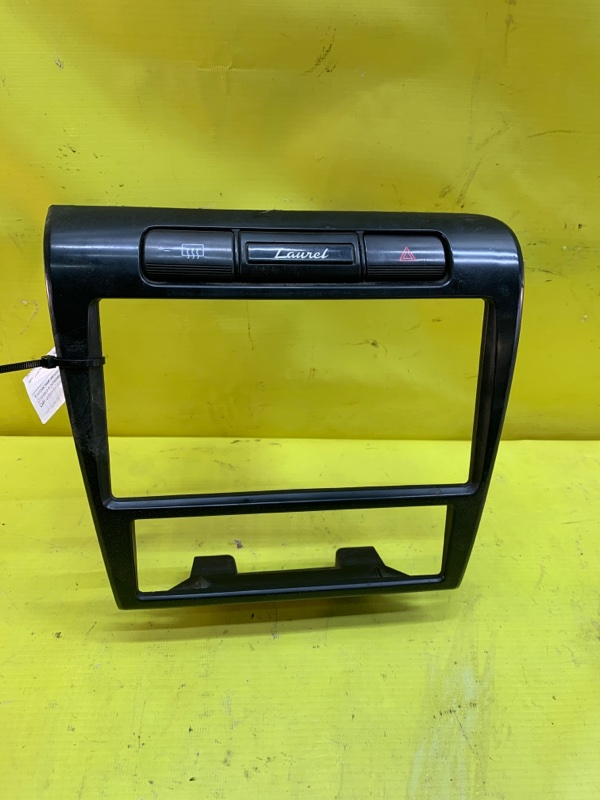 Консоль магнитофона Nissan Laurel HC35 RB20DE 2000
