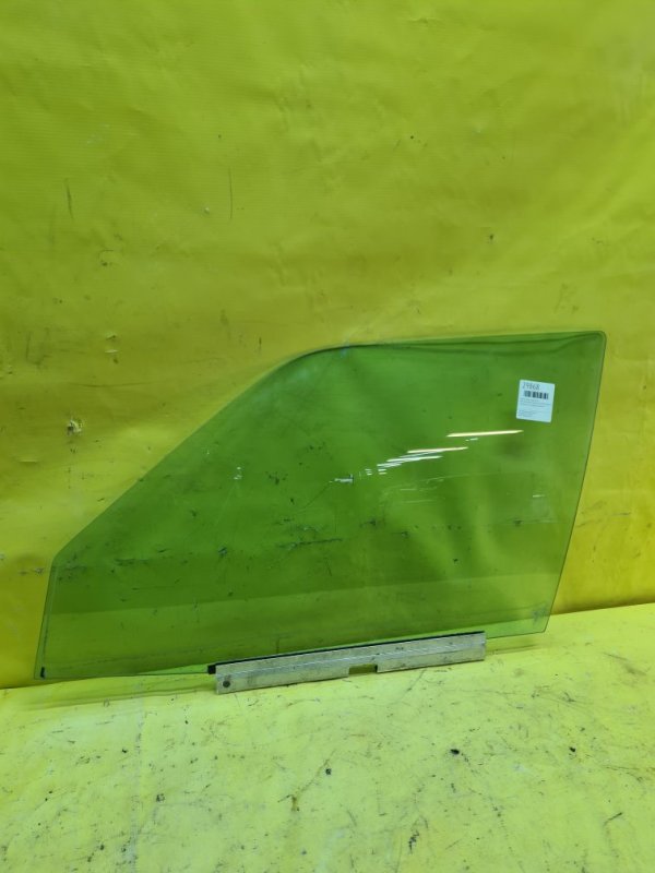 Стекло двери Mercedes-Benz E-Class W124 111960 1990 переднее левое
