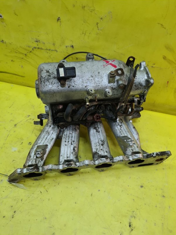 Коллектор впускной Mitsubishi Outlander CU2W 4G63 2002