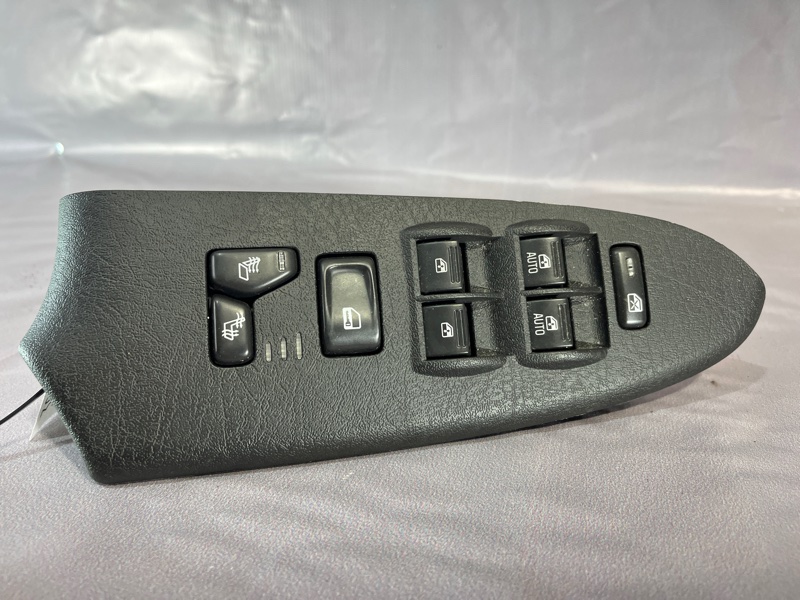 Блок управления стеклами Chevrolet TrailBlazer GMT360 LL8 2008 передний правый (б/у)