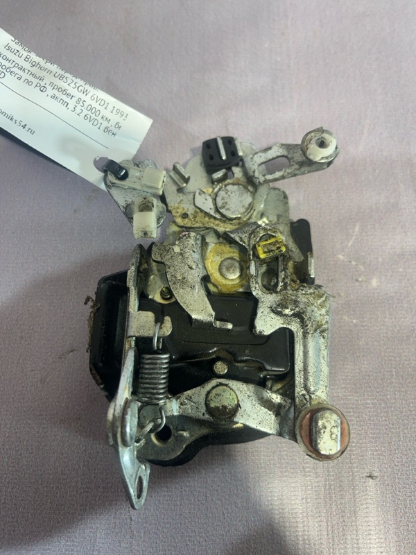 Замок двери Isuzu Bighorn UBS25GW 6VD1 1993 передний правый (б/у)