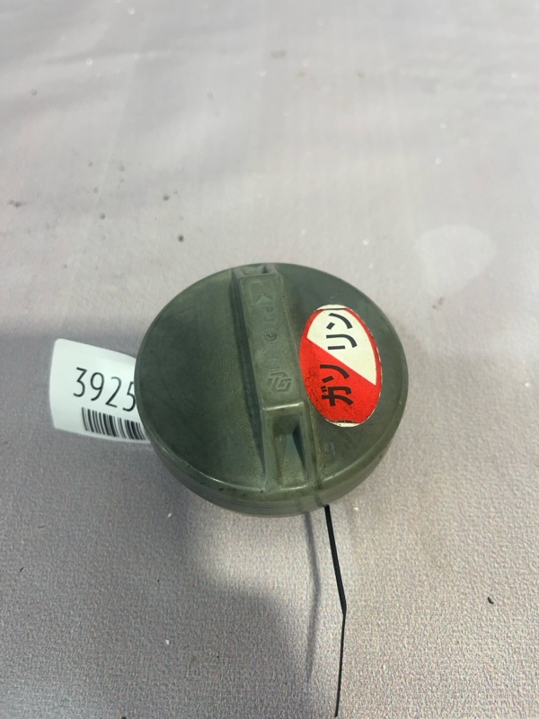 Крышка топливного бака Isuzu Bighorn UBS25GW 6VD1 1993 (б/у)