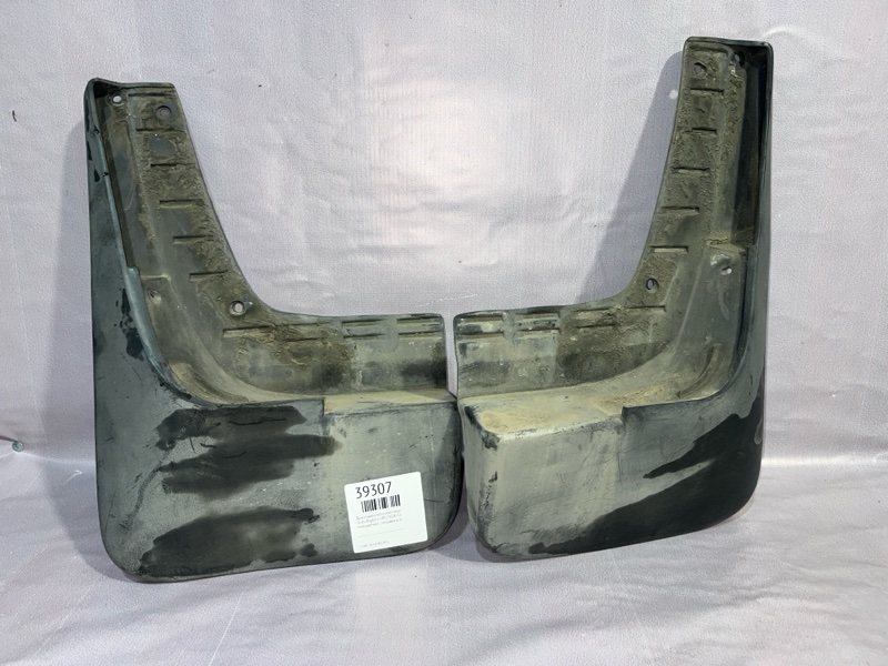 Брызговики комплект Isuzu Bighorn UBS25GW 6VD1 1993 передние (б/у)