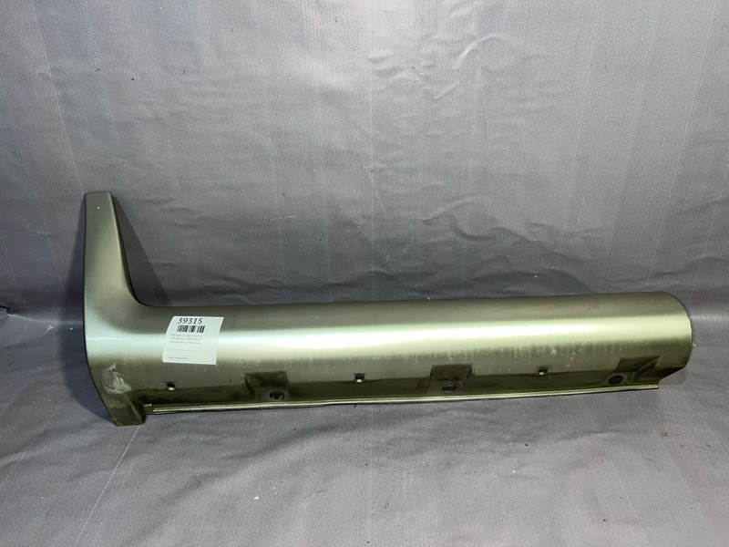 Накладка на порог Isuzu Bighorn UBS25GW 6VD1 1993 задняя правая (б/у)