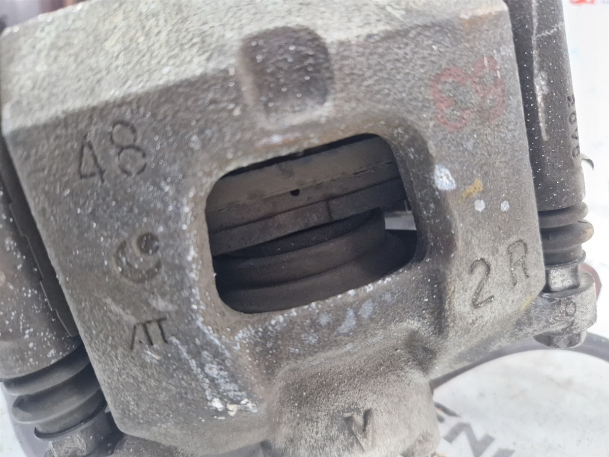 Ступица правая передняя для TOYOTA VITZ KSP130 1KR-FE 3 ракурс Ступица правая передняя для TOYOTA VITZ KSP130 1KR-FE 3 ракурс