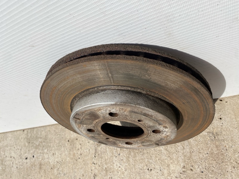 Тормозной диск передний правый Lancer 2008 седан 4G13 Тормозной диск передний правый Lancer 2008 седан 4G13