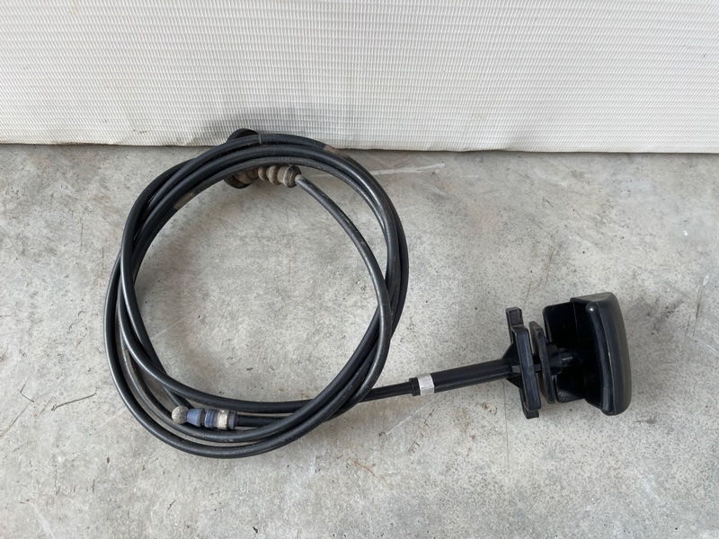 Трос капота SX4 2010 M16A Трос капота SX4 2010 M16A