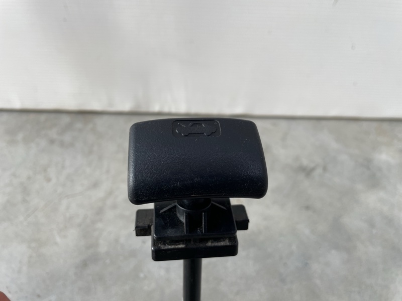 Трос капота SX4 2010 M16A Трос капота SX4 2010 M16A