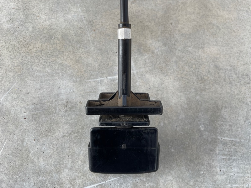 Трос капота SX4 2010 M16A Трос капота SX4 2010 M16A