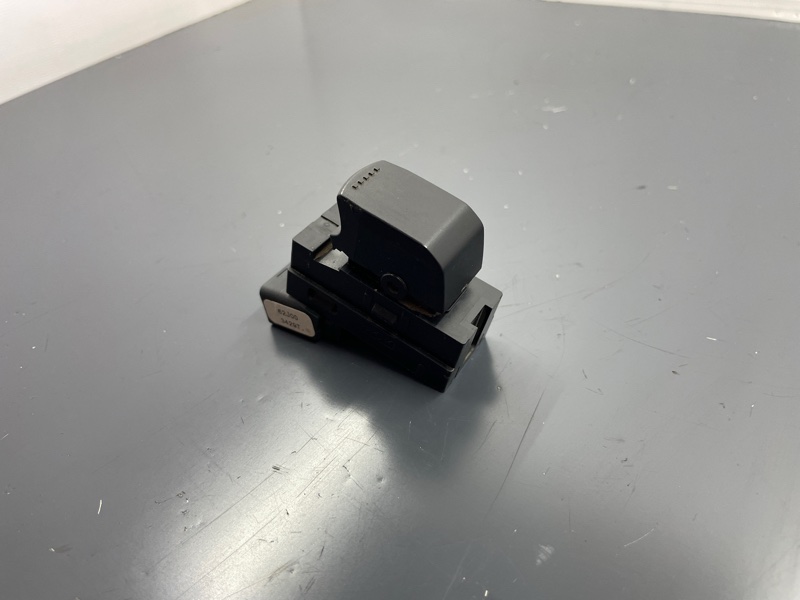 Кнопка стеклоподъемника задняя левая SX4 2010 M16A Кнопка стеклоподъемника задняя левая SX4 2010 M16A