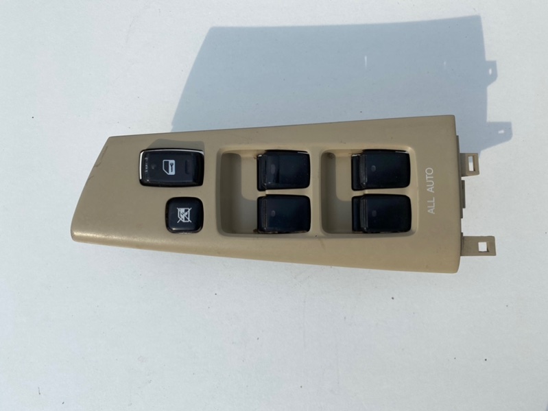 Запчасть блок управления стеклами передний Toyota Corolla NZE121 8404012071 Б/У Блок управления стеклами передний Toyota Corolla NZE121 8404012071 Б/У